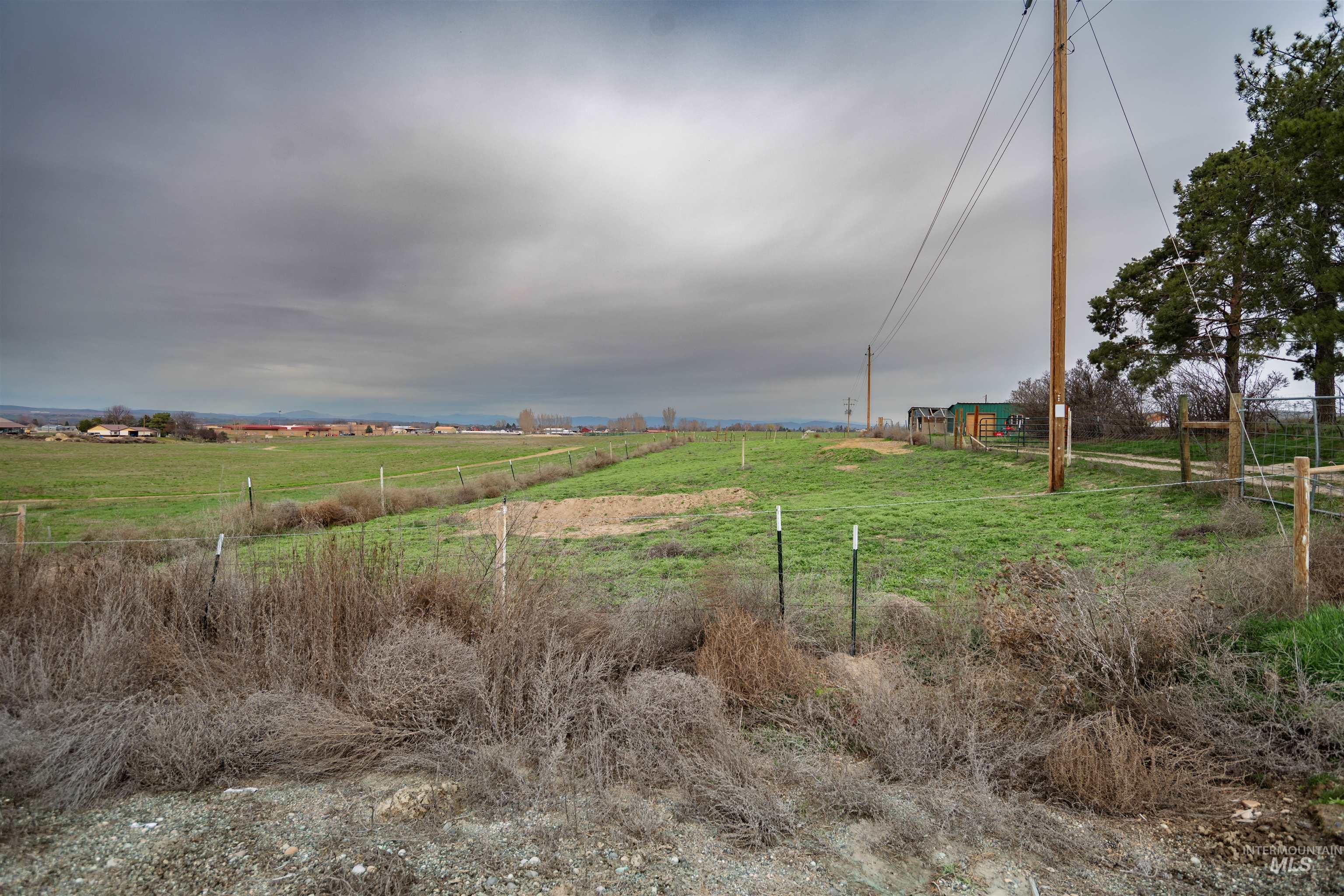 2815 Center Avenue, Payette, Idaho 83661-5344, 4 Bedrooms, 2 Bathrooms, Residential For Sale, Price $560,000,MLS 98977837