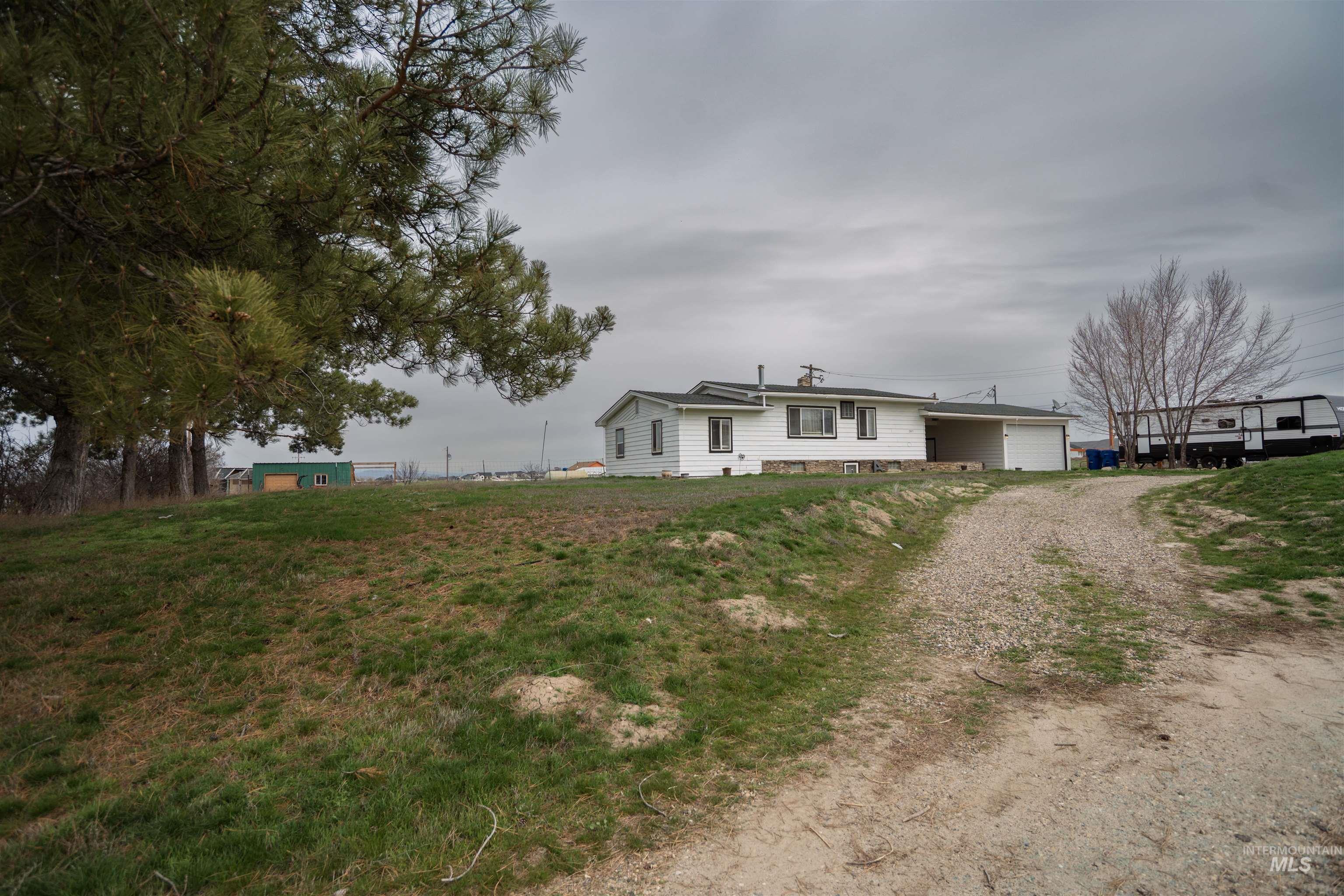 2815 Center Avenue, Payette, Idaho 83661-5344, 4 Bedrooms, 2 Bathrooms, Residential For Sale, Price $560,000,MLS 98977837