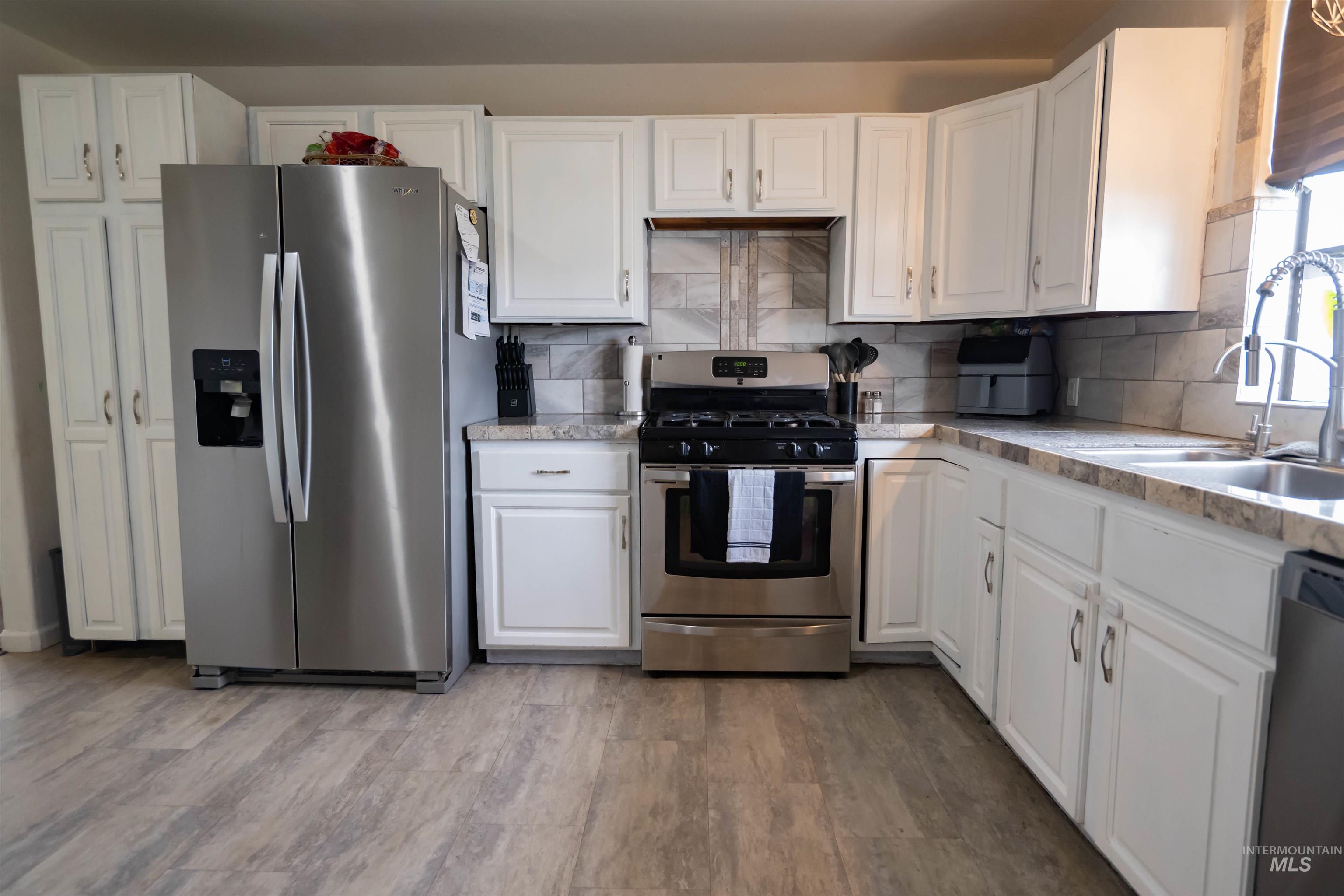 2815 Center Avenue, Payette, Idaho 83661-5344, 4 Bedrooms, 2 Bathrooms, Residential For Sale, Price $560,000,MLS 98977837