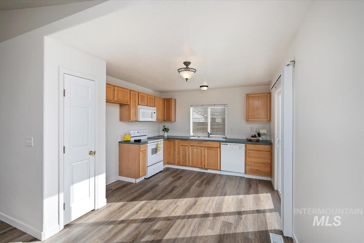 843 N Pasture Ave., Kuna, Idaho 83634, 3 Bedrooms, 2 Bathrooms, Residential For Sale, Price $359,900, 98977838