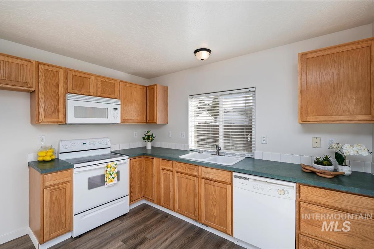 843 N Pasture Ave., Kuna, Idaho 83634, 3 Bedrooms, 2 Bathrooms, Residential For Sale, Price $359,900, 98977838