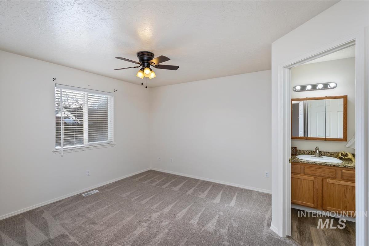 843 N Pasture Ave., Kuna, Idaho 83634, 3 Bedrooms, 2 Bathrooms, Residential For Sale, Price $359,900, 98977838