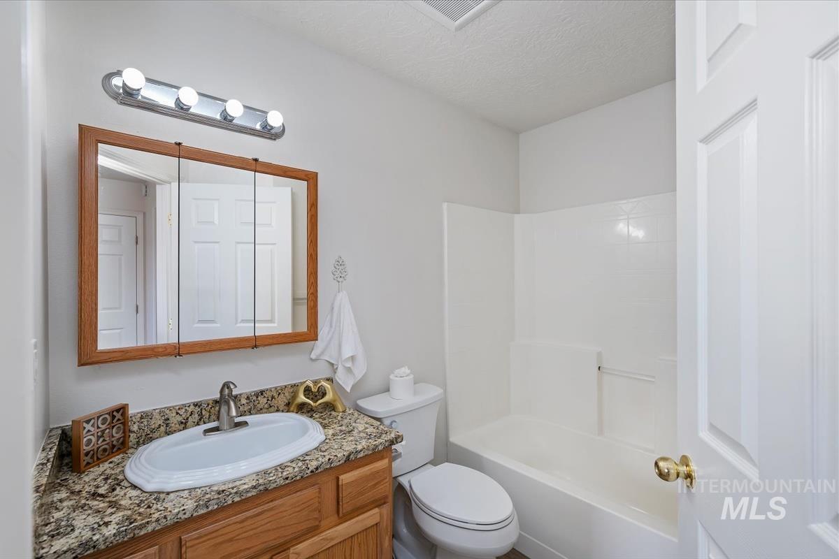 843 N Pasture Ave., Kuna, Idaho 83634, 3 Bedrooms, 2 Bathrooms, Residential For Sale, Price $359,900, 98977838