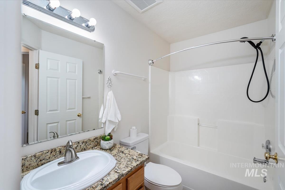 843 N Pasture Ave., Kuna, Idaho 83634, 3 Bedrooms, 2 Bathrooms, Residential For Sale, Price $359,900, 98977838