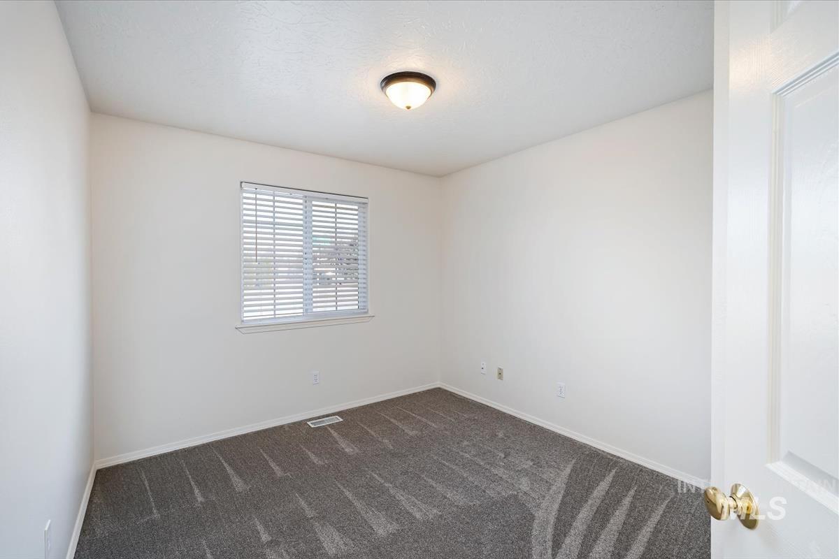 843 N Pasture Ave., Kuna, Idaho 83634, 3 Bedrooms, 2 Bathrooms, Residential For Sale, Price $359,900, 98977838