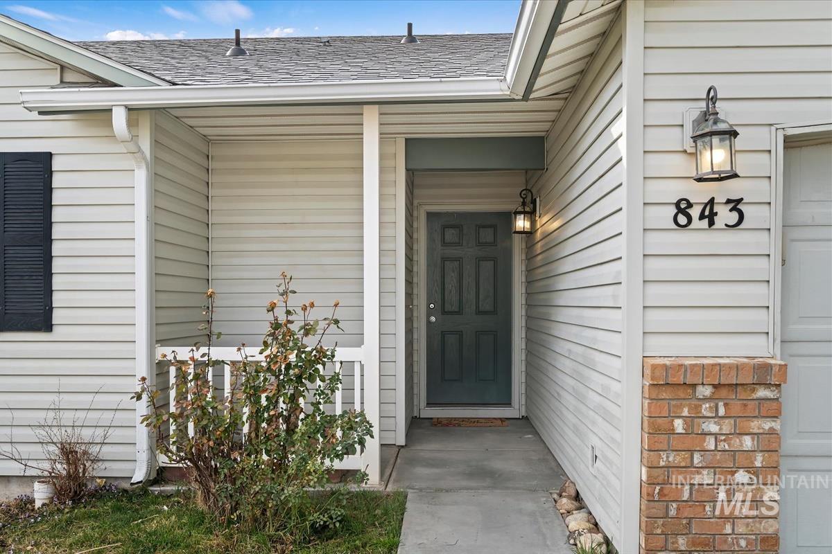 843 N Pasture Ave., Kuna, Idaho 83634, 3 Bedrooms, 2 Bathrooms, Residential For Sale, Price $359,900, 98977838