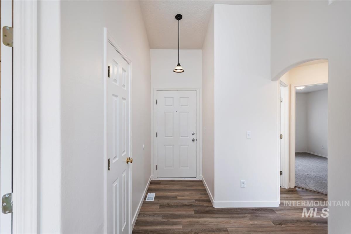 843 N Pasture Ave., Kuna, Idaho 83634, 3 Bedrooms, 2 Bathrooms, Residential For Sale, Price $359,900, 98977838