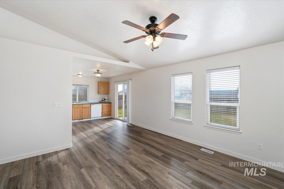 843 N Pasture Ave., Kuna, Idaho 83634, 3 Bedrooms, 2 Bathrooms, Residential For Sale, Price $359,900, 98977838