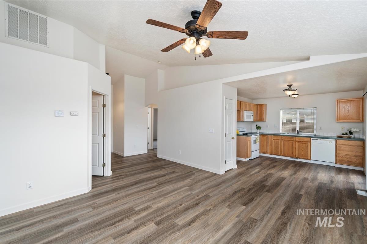 843 N Pasture Ave., Kuna, Idaho 83634, 3 Bedrooms, 2 Bathrooms, Residential For Sale, Price $359,900, 98977838