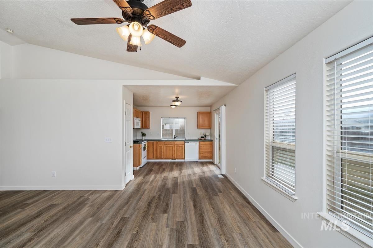 843 N Pasture Ave., Kuna, Idaho 83634, 3 Bedrooms, 2 Bathrooms, Residential For Sale, Price $359,900, 98977838