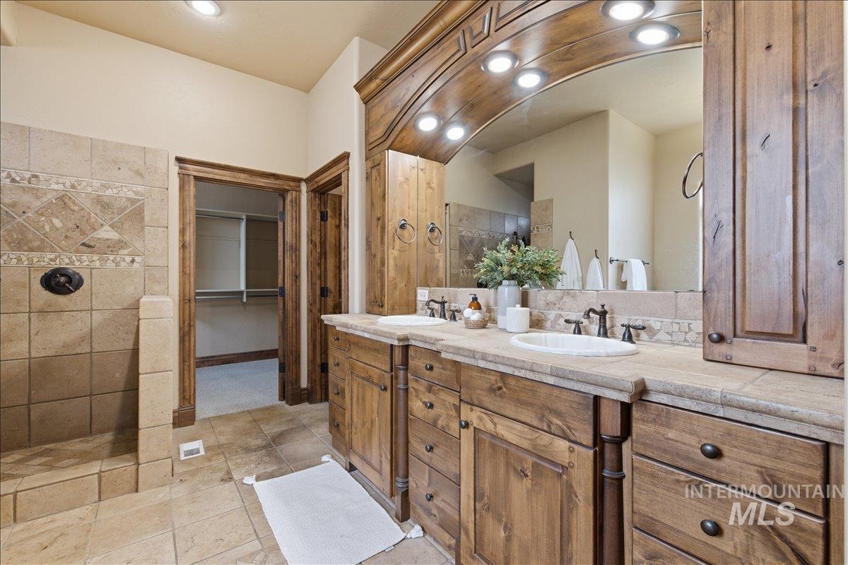 4324 W Briar Rock Ct, Eagle, Idaho 83616, 4 Bedrooms, 3.5 Bathrooms, Residential For Sale, Price $1,125,000,MLS 98977839