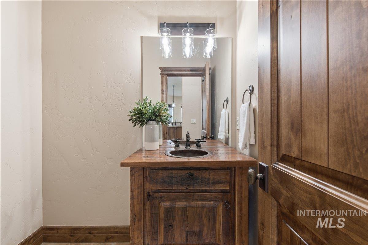 4324 W Briar Rock Ct, Eagle, Idaho 83616, 4 Bedrooms, 3.5 Bathrooms, Residential For Sale, Price $1,125,000,MLS 98977839