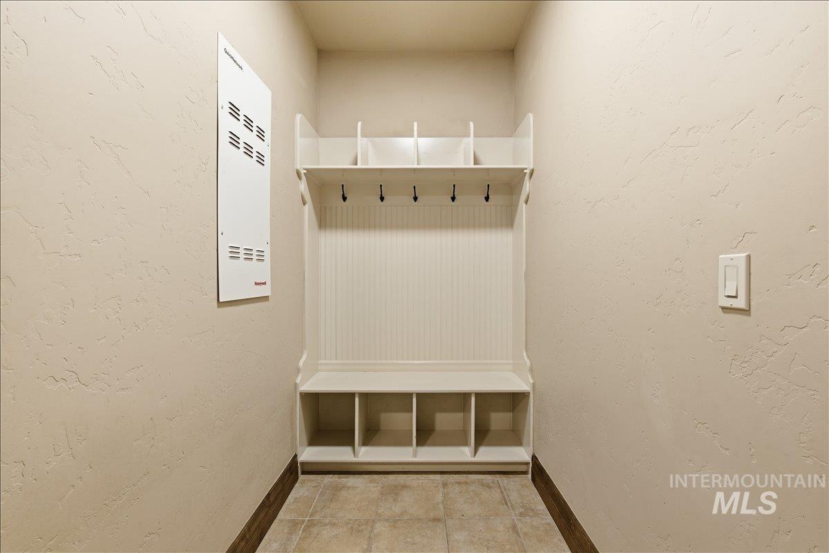 4324 W Briar Rock Ct, Eagle, Idaho 83616, 4 Bedrooms, 3.5 Bathrooms, Residential For Sale, Price $1,125,000,MLS 98977839