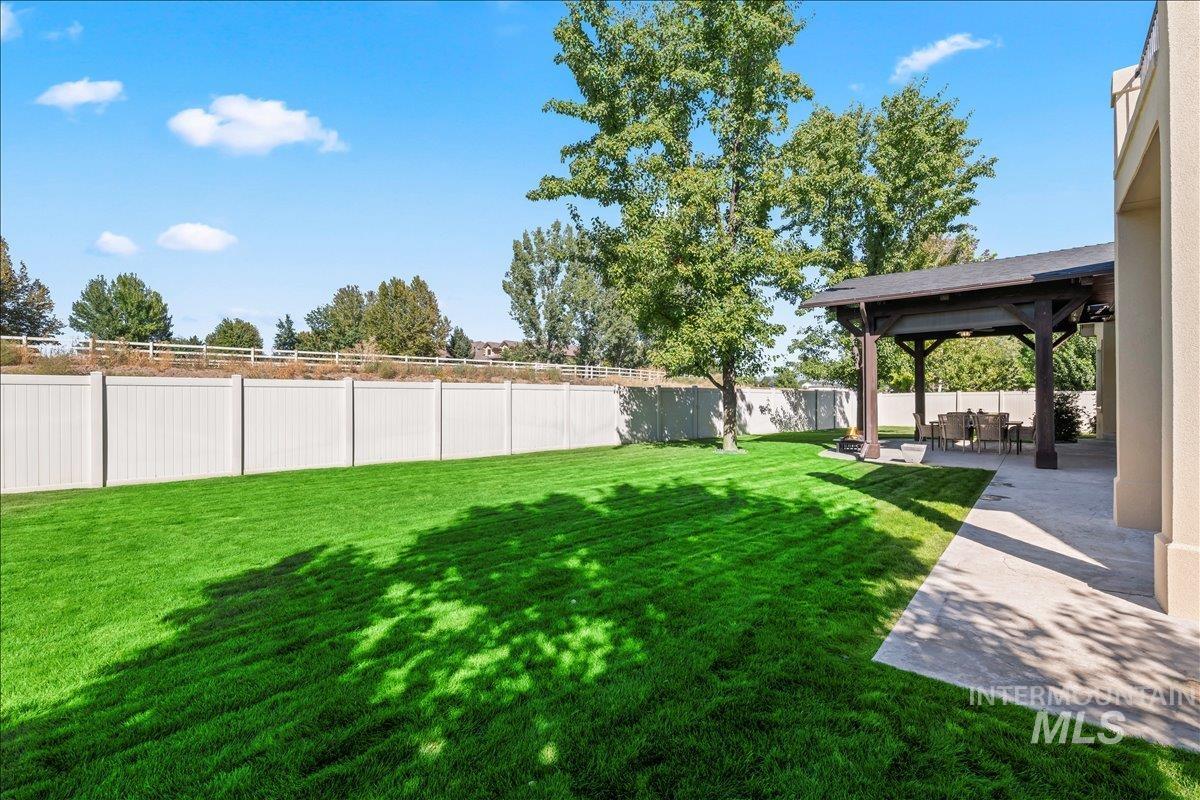 4324 W Briar Rock Ct, Eagle, Idaho 83616, 4 Bedrooms, 3.5 Bathrooms, Residential For Sale, Price $1,125,000,MLS 98977839