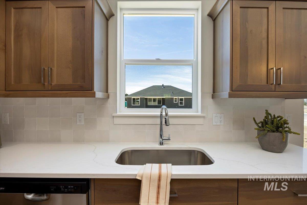 687 Will Lane, Kimberly, Idaho 83341, 4 Bedrooms, 2 Bathrooms, Residential For Sale, Price $404,900,MLS 98977840