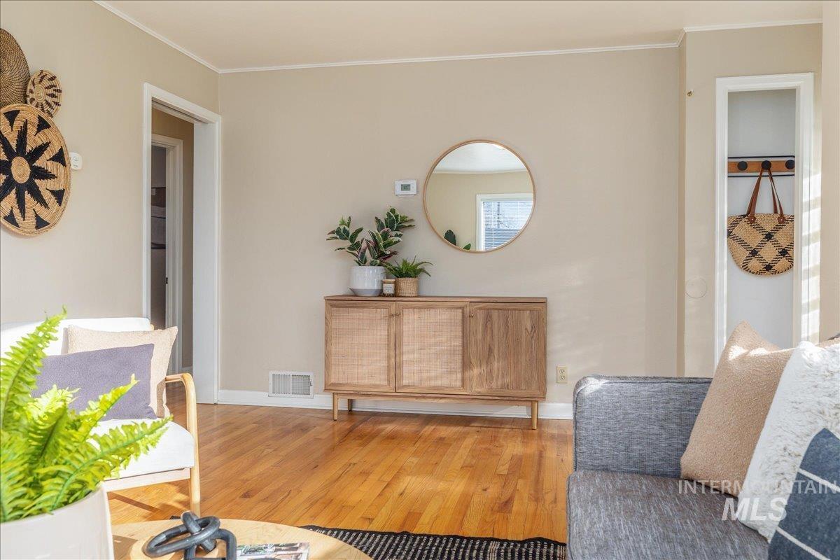 1733 S Shoshone St, Boise, Idaho 83705, 3 Bedrooms, 1 Bathroom, Residential For Sale, Price $399,900, 98977841