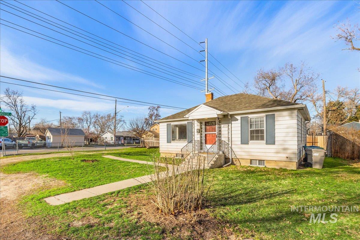 1733 S Shoshone St, Boise, Idaho 83705, 3 Bedrooms, 1 Bathroom, Residential For Sale, Price $399,900, 98977841