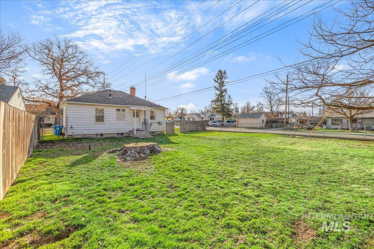1733 S Shoshone St, Boise, Idaho 83705, 3 Bedrooms, 1 Bathroom, Residential For Sale, Price $399,900, 98977841