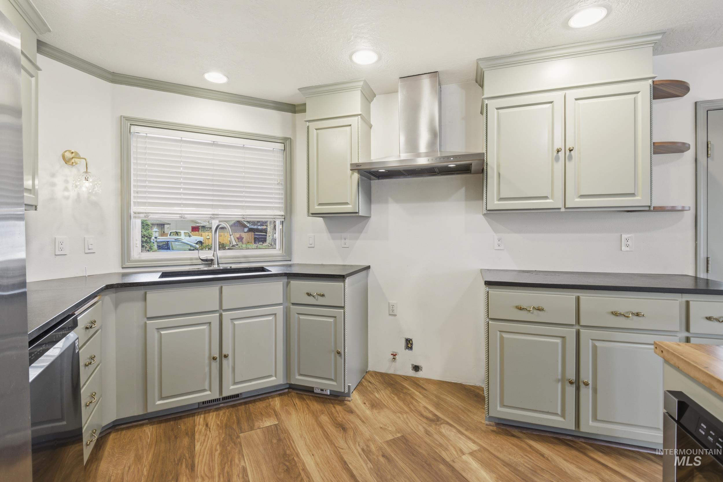 7348 N Crewe ave, Boise, Idaho 83714, 2 Bedrooms, 2 Bathrooms, Residential For Sale, Price $439,000, 98977842