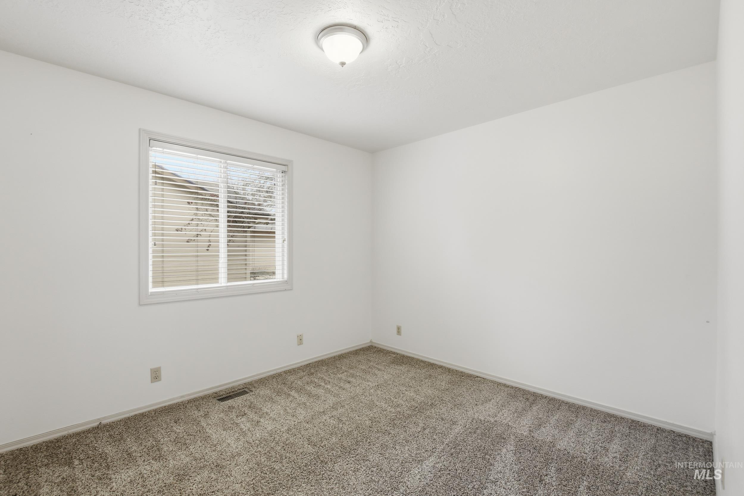 7348 N Crewe ave, Boise, Idaho 83714, 2 Bedrooms, 2 Bathrooms, Residential For Sale, Price $439,000, 98977842