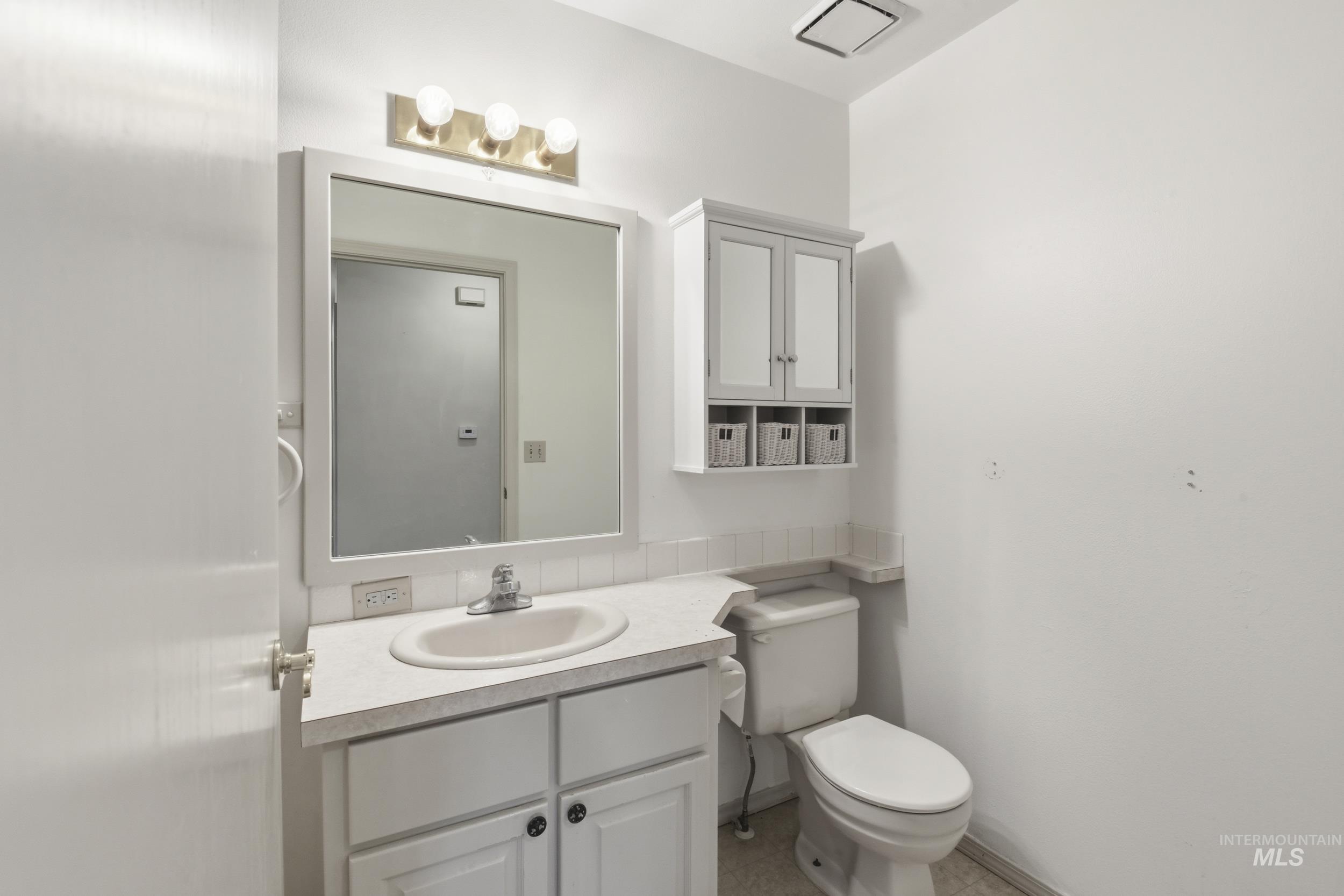 7348 N Crewe ave, Boise, Idaho 83714, 2 Bedrooms, 2 Bathrooms, Residential For Sale, Price $439,000, 98977842