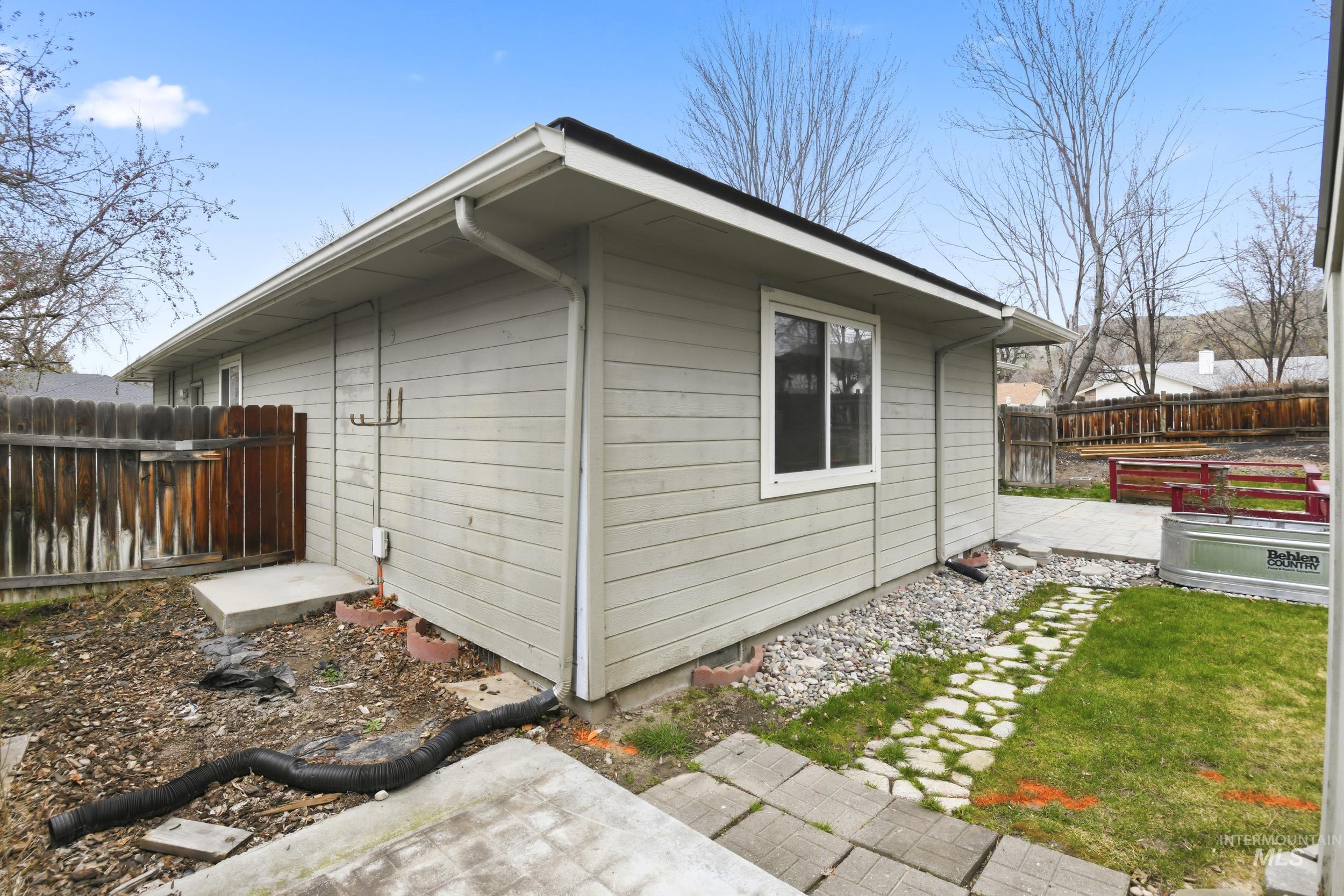 7348 N Crewe ave, Boise, Idaho 83714, 2 Bedrooms, 2 Bathrooms, Residential For Sale, Price $439,000, 98977842