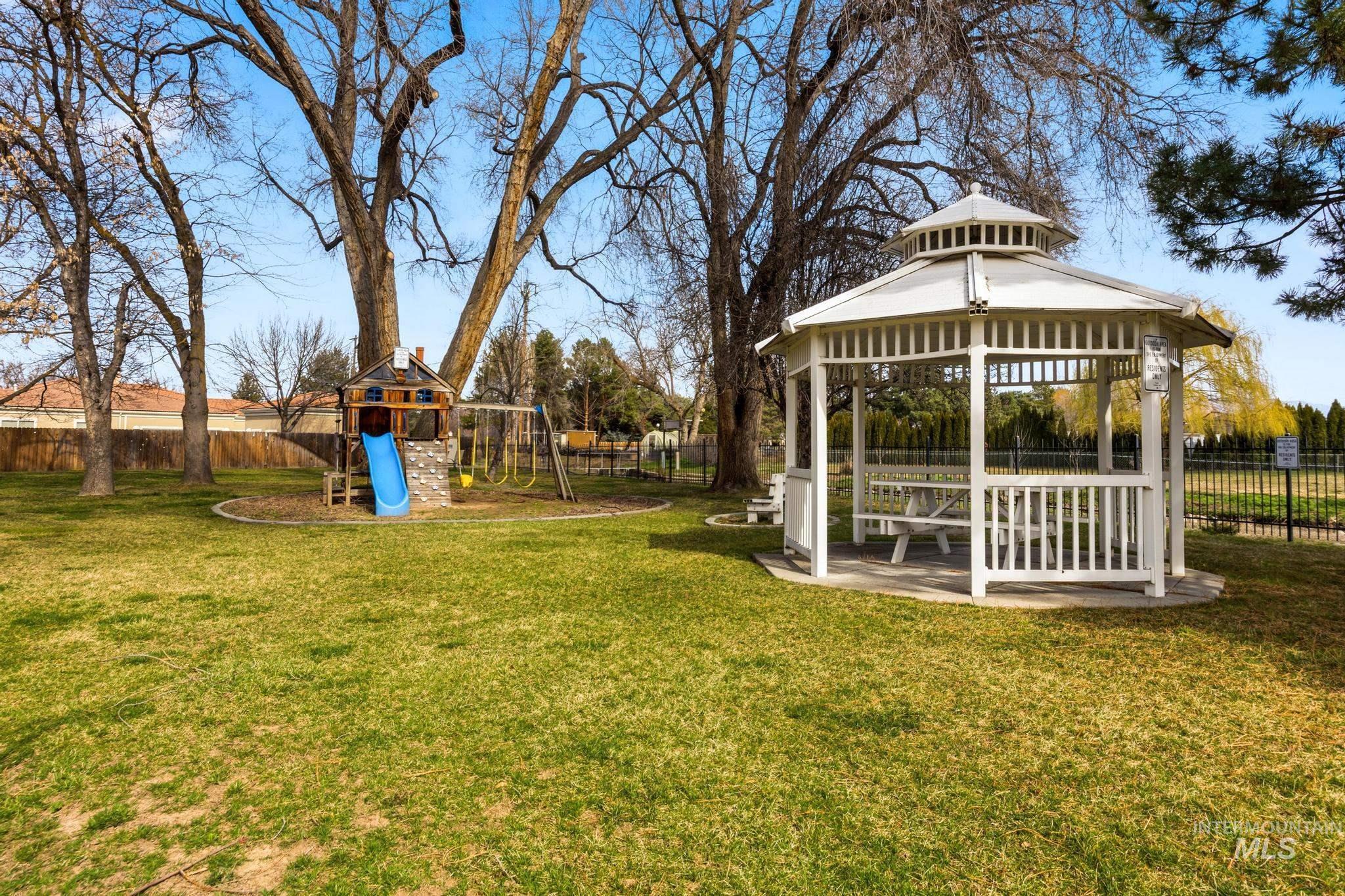 4360 N Five Mile Rd., Boise, Idaho 83713, 2 Bedrooms, 2.5 Bathrooms, Residential For Sale, Price $349,990,MLS 98977843