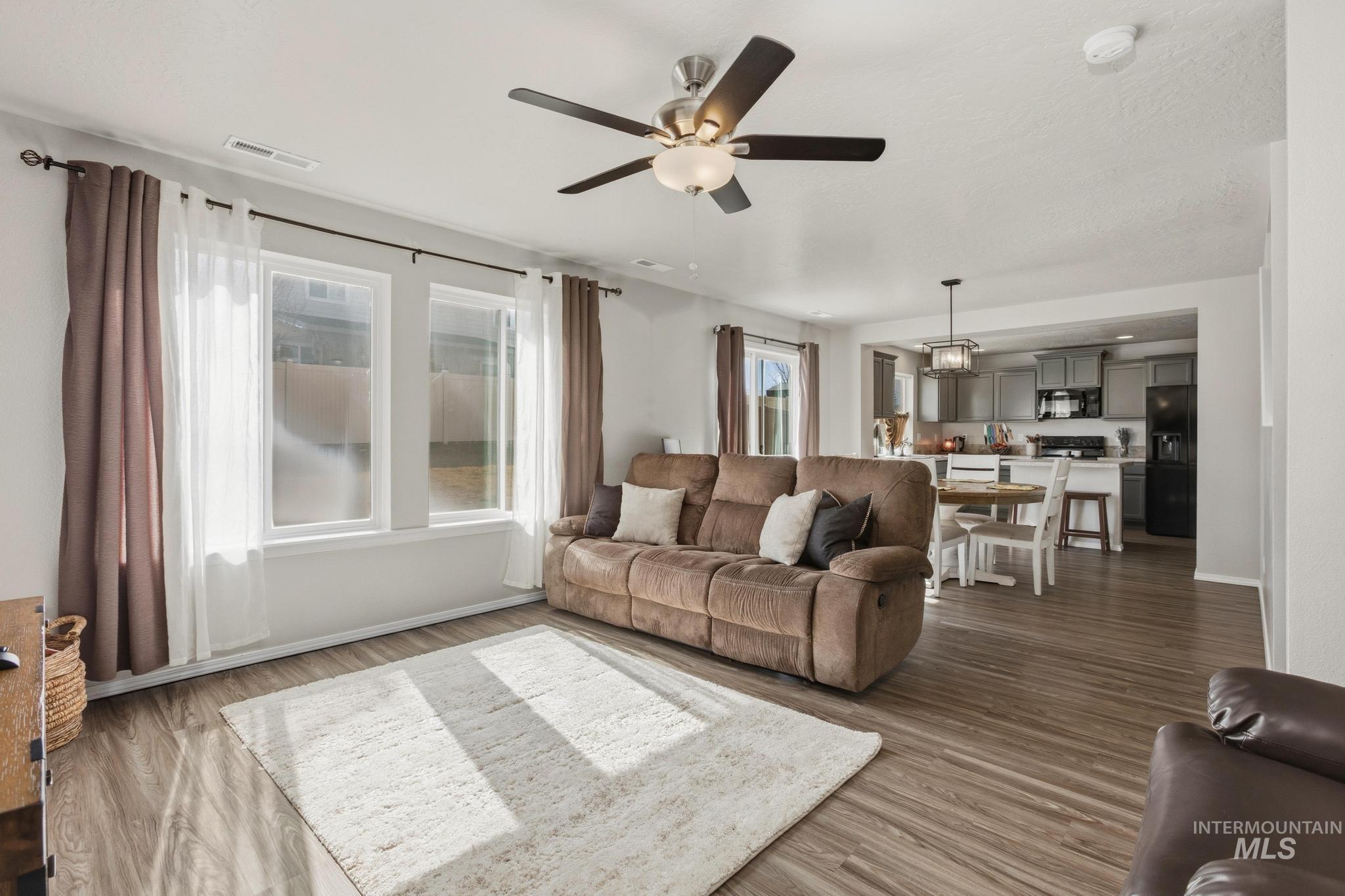 11455 W Meliadine River, Nampa, Idaho 83686, 4 Bedrooms, 2.5 Bathrooms, Residential For Sale, Price $399,900,MLS 98977844