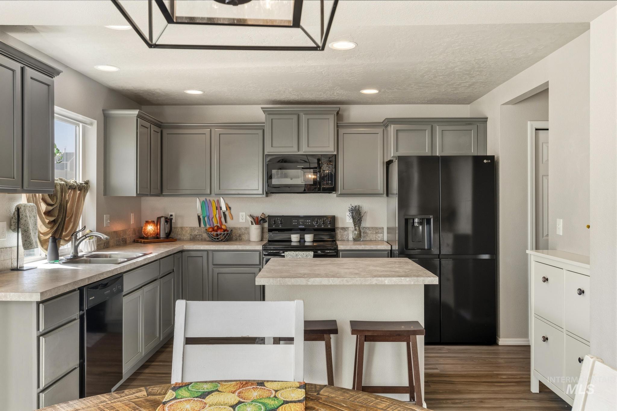 11455 W Meliadine River, Nampa, Idaho 83686, 4 Bedrooms, 2.5 Bathrooms, Residential For Sale, Price $399,900,MLS 98977844