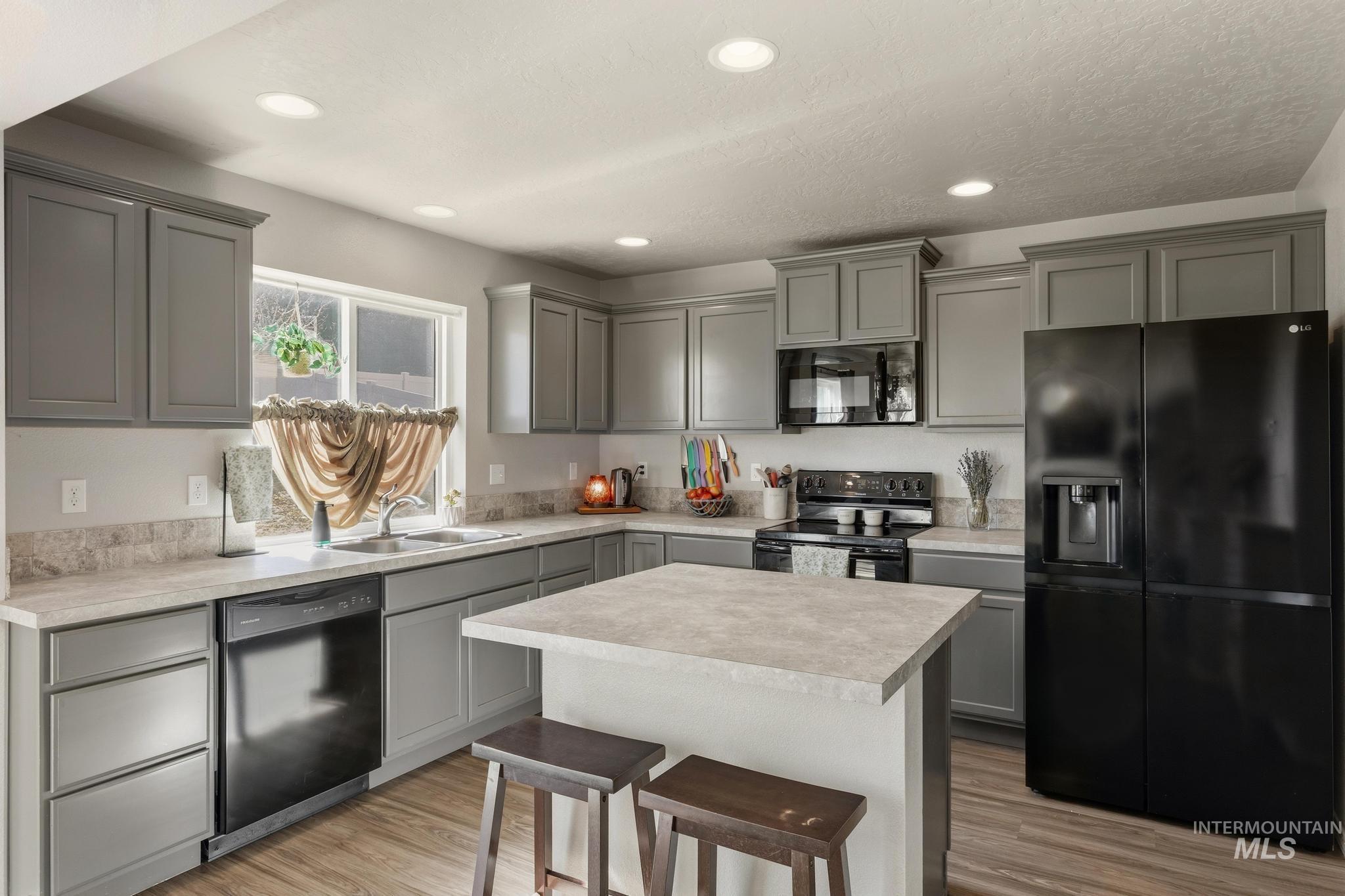 11455 W Meliadine River, Nampa, Idaho 83686, 4 Bedrooms, 2.5 Bathrooms, Residential For Sale, Price $399,900,MLS 98977844