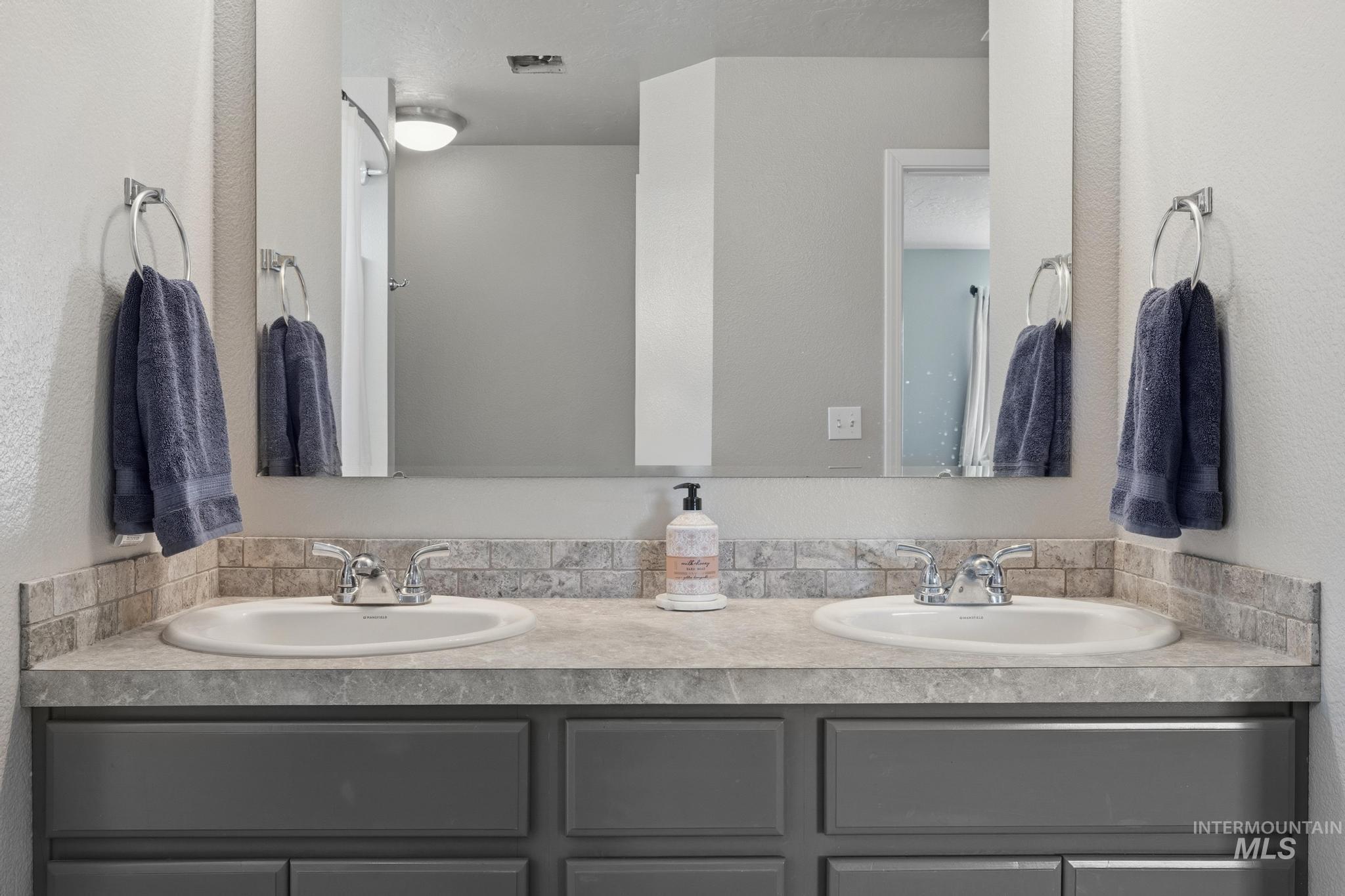 11455 W Meliadine River, Nampa, Idaho 83686, 4 Bedrooms, 2.5 Bathrooms, Residential For Sale, Price $399,900,MLS 98977844