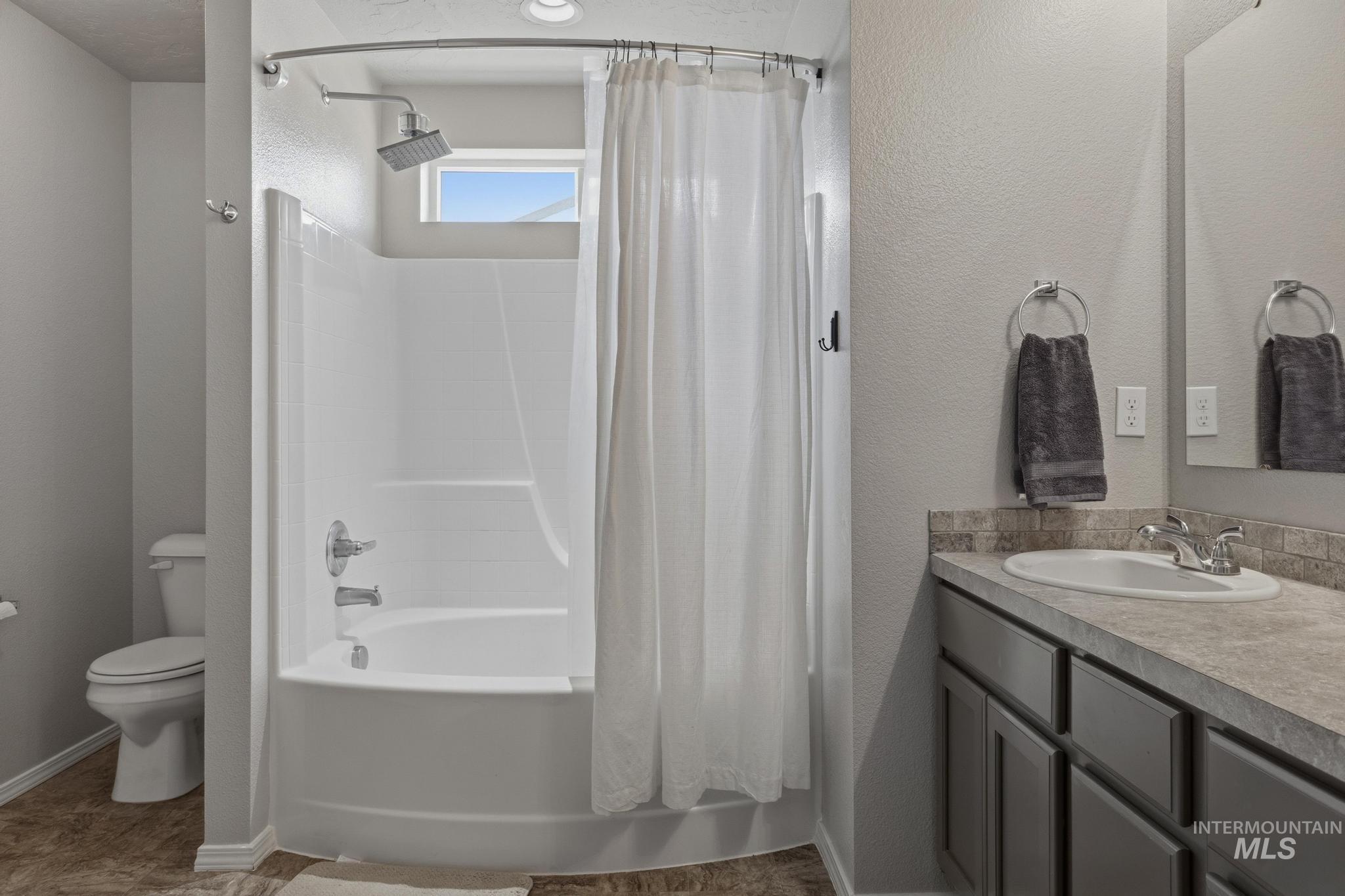 11455 W Meliadine River, Nampa, Idaho 83686, 4 Bedrooms, 2.5 Bathrooms, Residential For Sale, Price $399,900,MLS 98977844