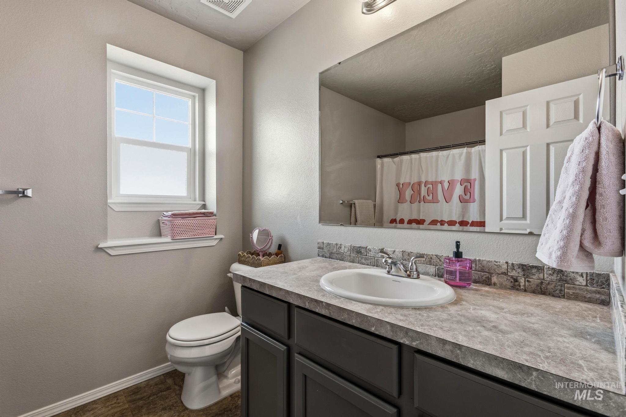 11455 W Meliadine River, Nampa, Idaho 83686, 4 Bedrooms, 2.5 Bathrooms, Residential For Sale, Price $399,900,MLS 98977844