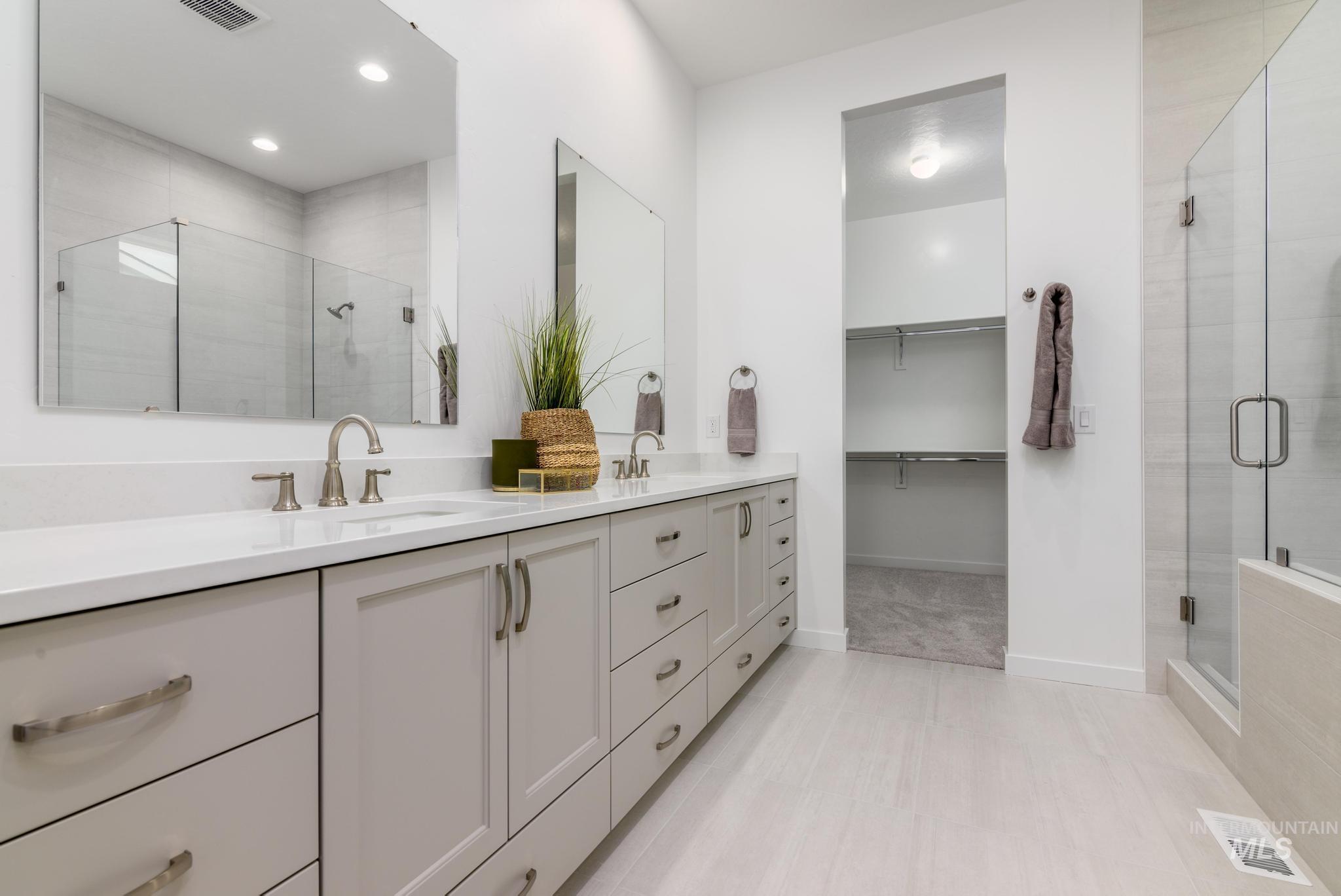 3758 N Kelseyville Way, Star, Idaho 83669, 5 Bedrooms, 3.5 Bathrooms, Residential For Sale, Price $799,000,MLS 98977845