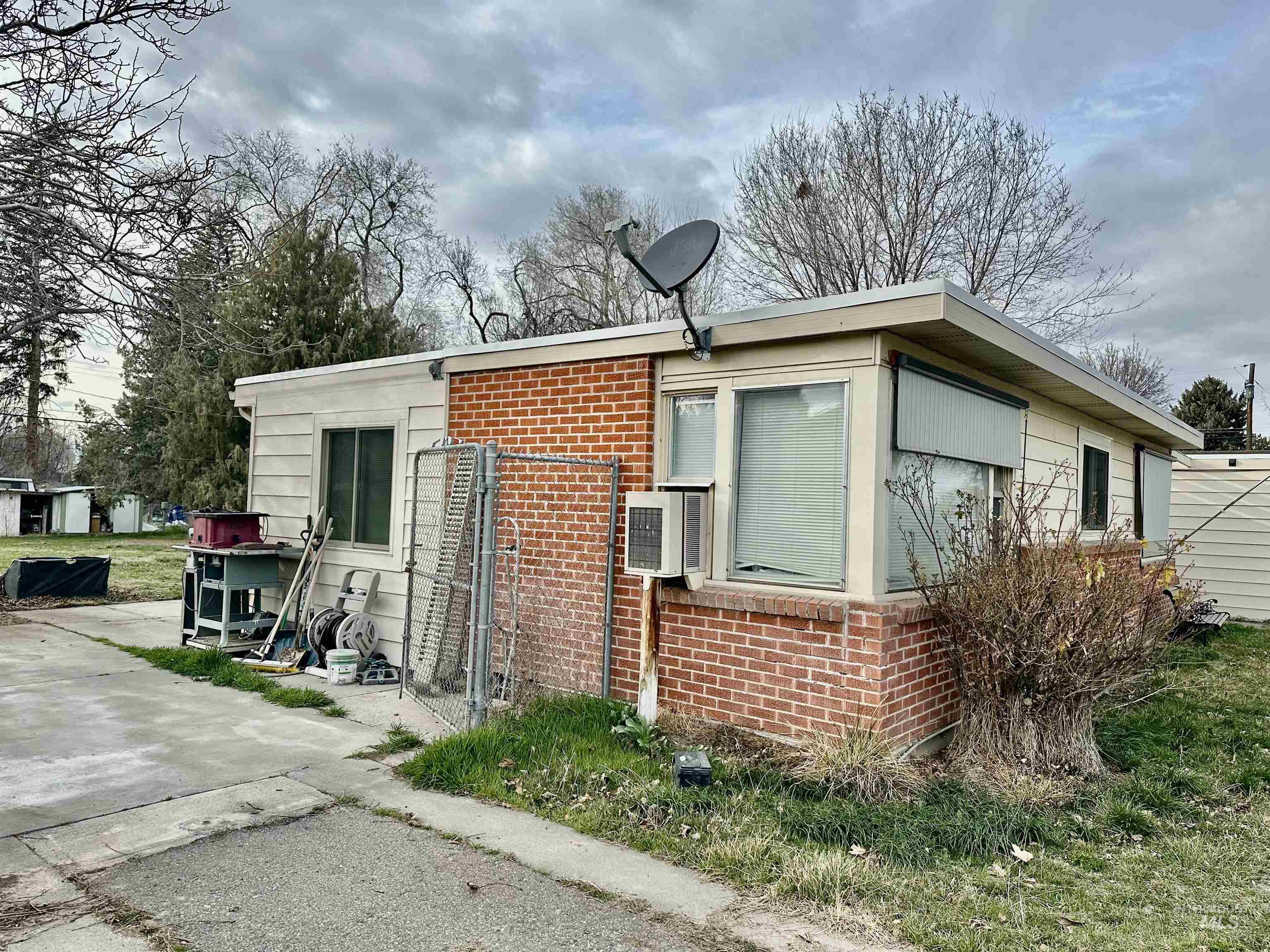 455 Sunrise Blvd N, Twin Falls, Idaho 83301-4941, 4 Bedrooms, 1.5 Bathrooms, Residential For Sale, Price $324,999,MLS 98977848