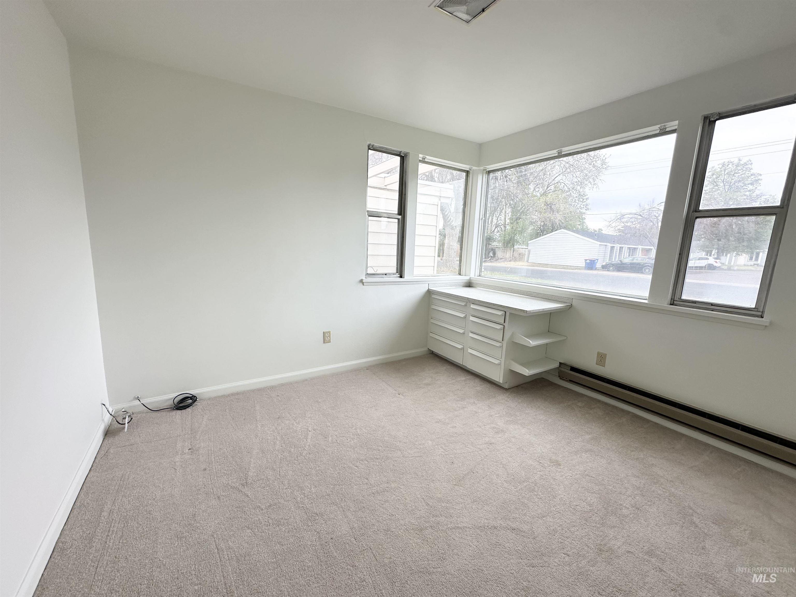 455 Sunrise Blvd N, Twin Falls, Idaho 83301-4941, 4 Bedrooms, 1.5 Bathrooms, Residential For Sale, Price $314,999,MLS 98977848