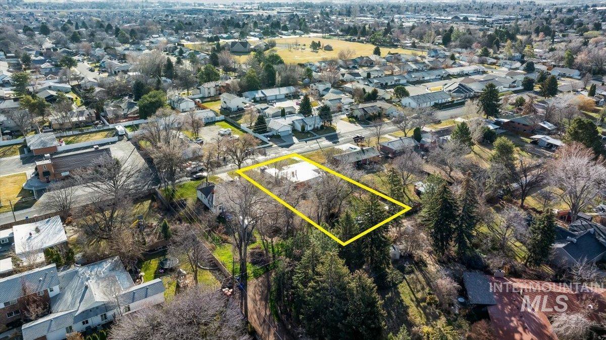 455 Sunrise Blvd N, Twin Falls, Idaho 83301-4941, 4 Bedrooms, 1.5 Bathrooms, Residential For Sale, Price $324,999,MLS 98977848