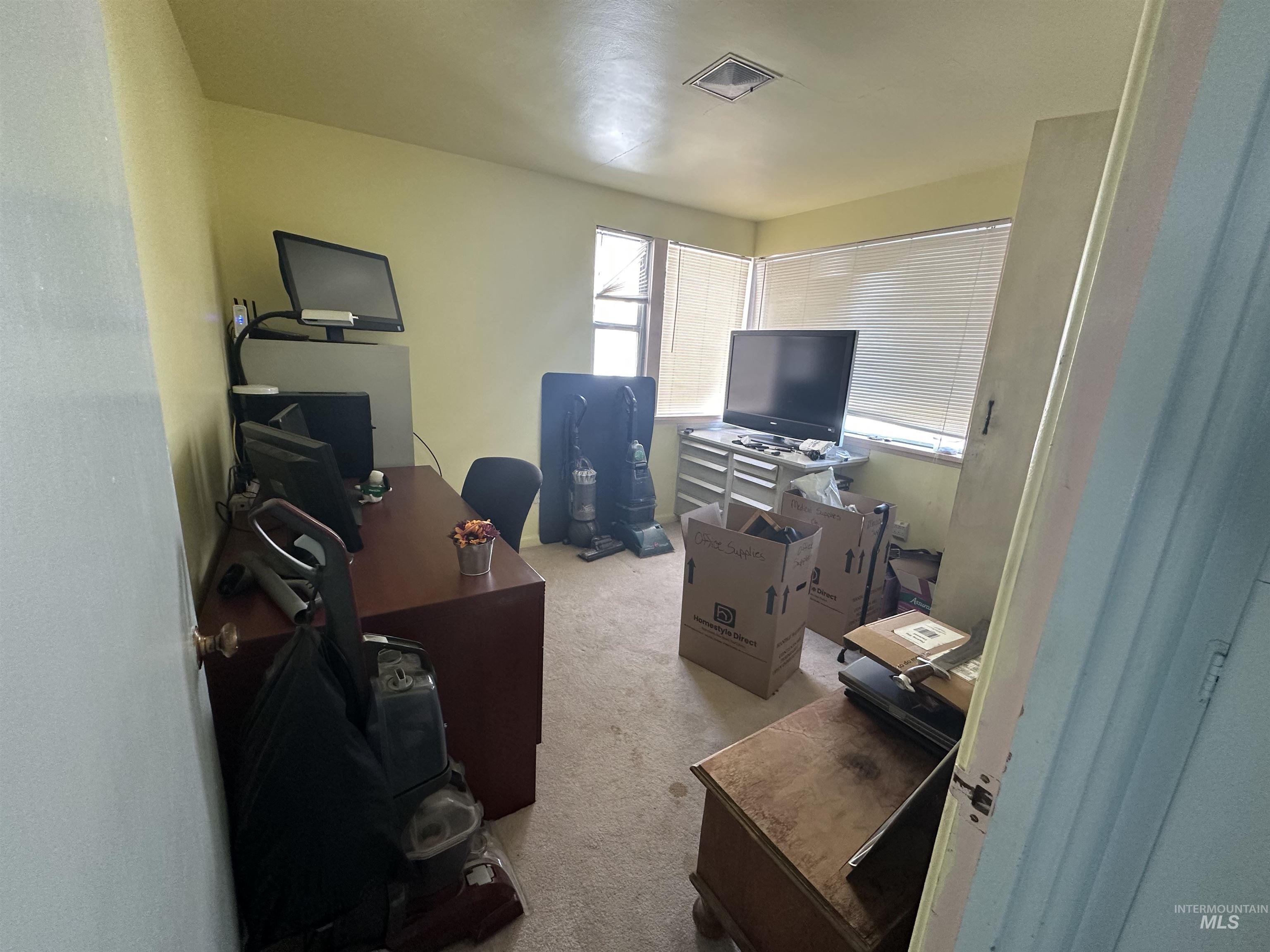 455 Sunrise Blvd N, Twin Falls, Idaho 83301-4941, 4 Bedrooms, 1.5 Bathrooms, Residential For Sale, Price $324,999,MLS 98977848