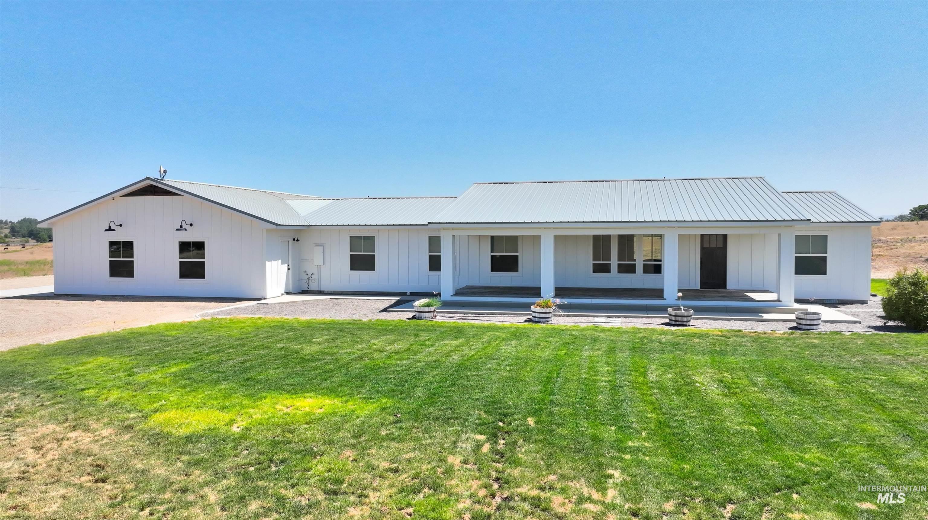 29492 Farmway, Caldwell, Idaho 83607, 4 Bedrooms, 2 Bathrooms, Residential For Sale, Price $625,000,MLS 98977850