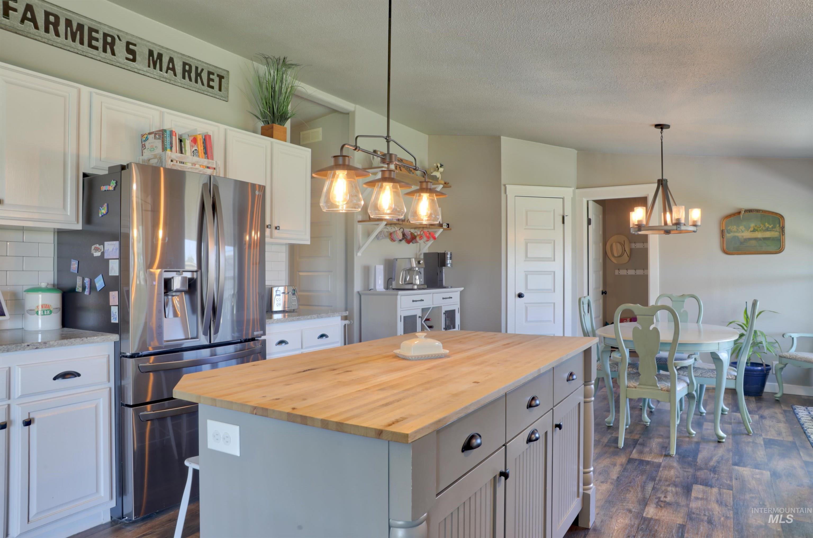 29492 Farmway, Caldwell, Idaho 83607, 4 Bedrooms, 2 Bathrooms, Residential For Sale, Price $625,000,MLS 98977850