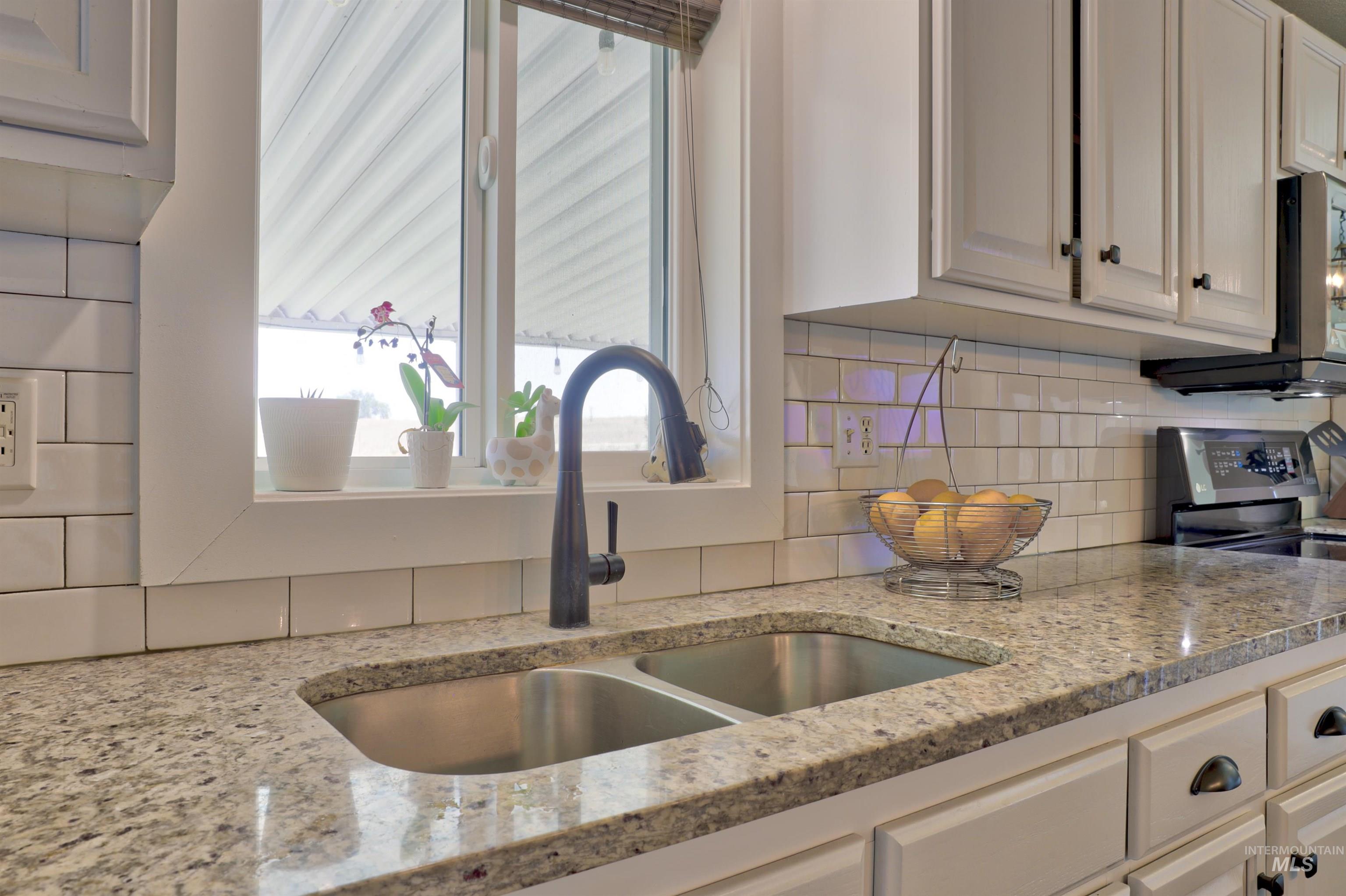 29492 Farmway, Caldwell, Idaho 83607, 4 Bedrooms, 2 Bathrooms, Residential For Sale, Price $625,000,MLS 98977850