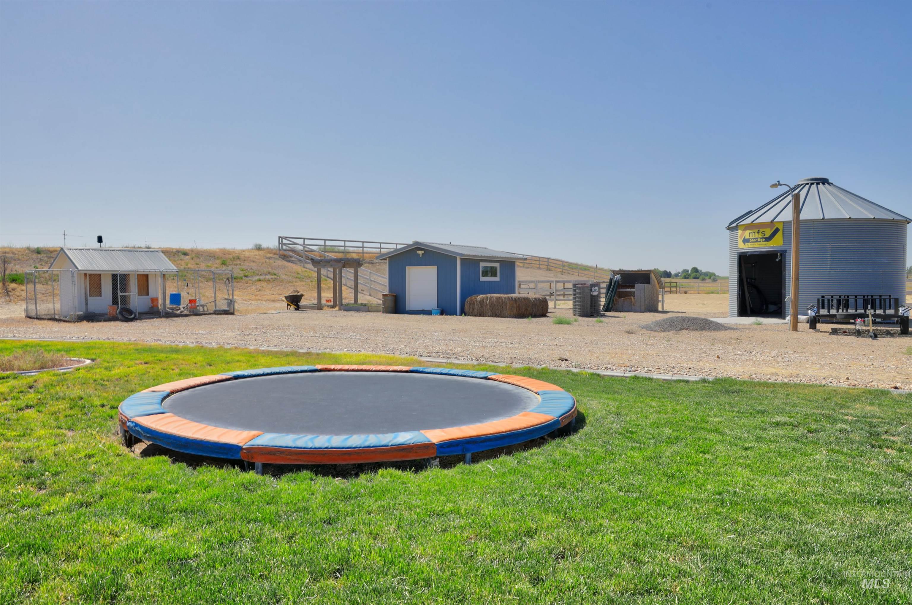 29492 Farmway, Caldwell, Idaho 83607, 4 Bedrooms, 2 Bathrooms, Residential For Sale, Price $625,000,MLS 98977850