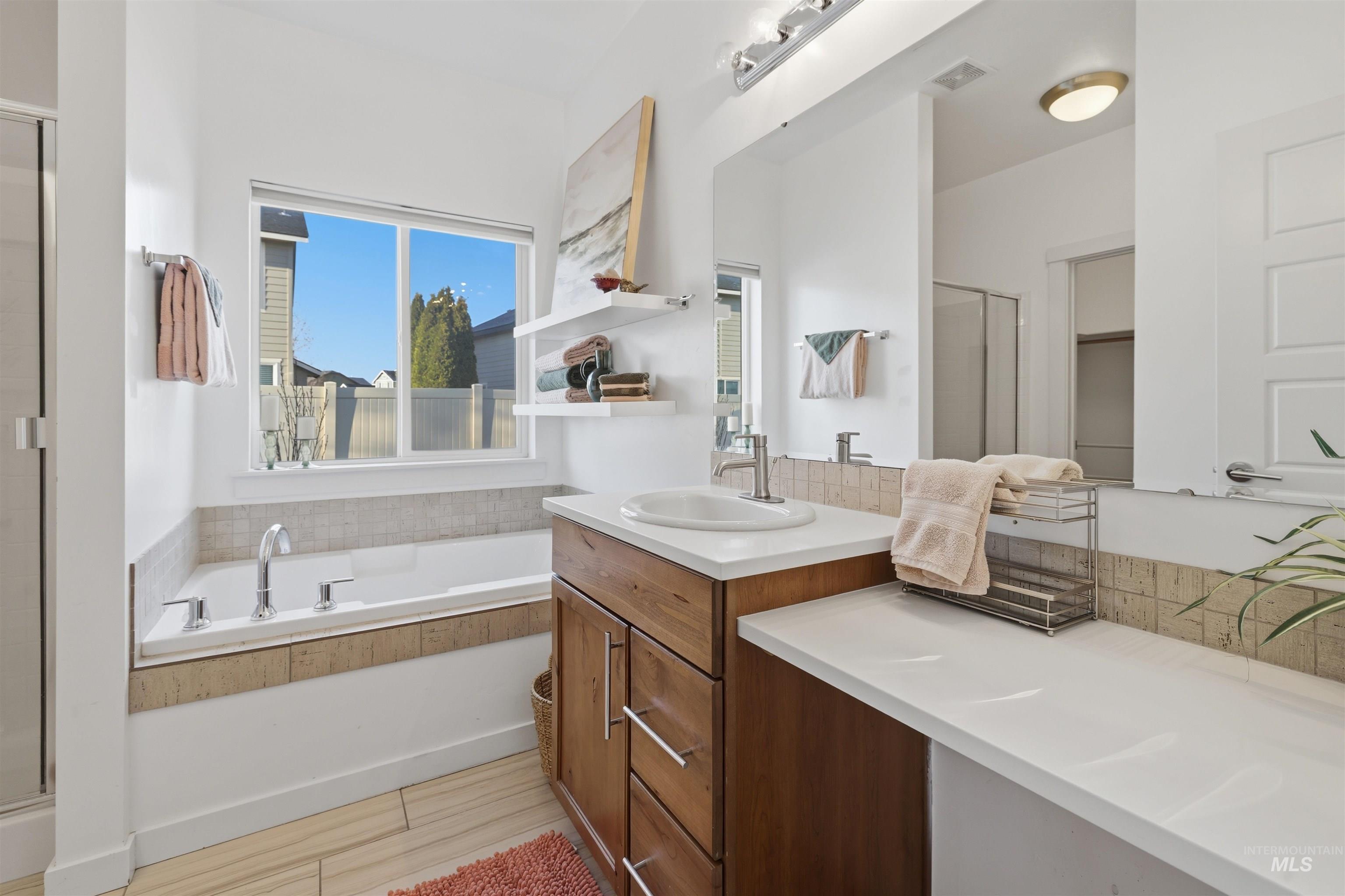 973 E Yaquina Bay dr., Nampa, Idaho 83686, 4 Bedrooms, 3 Bathrooms, Residential For Sale, Price $465,000,MLS 98977852