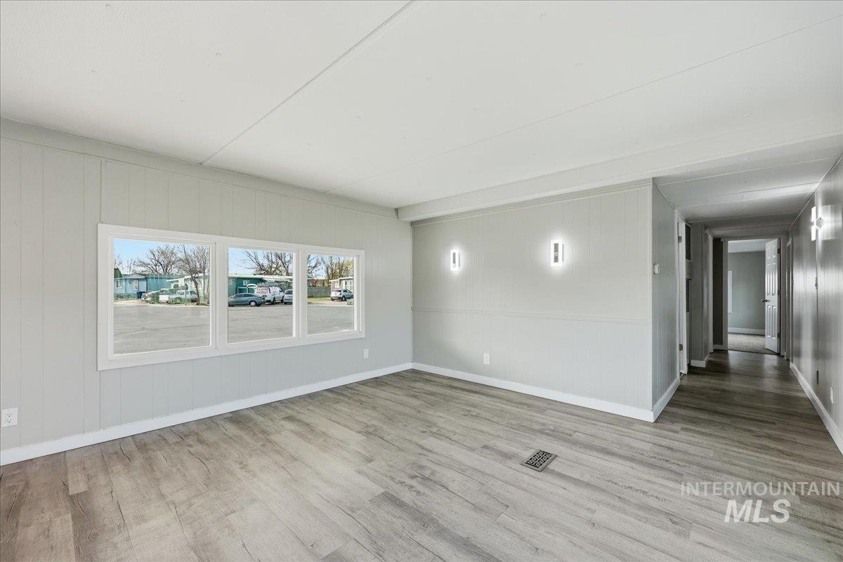 5015 E Ustick Rd., Caldwell, Idaho 83605, 3 Bedrooms, 1.5 Bathrooms, Residential For Sale, Price $102,900,MLS 98977853