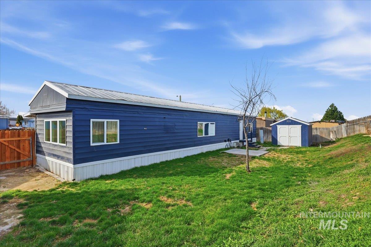 5015 E Ustick Rd., Caldwell, Idaho 83605, 3 Bedrooms, 1.5 Bathrooms, Residential For Sale, Price $102,900,MLS 98977853