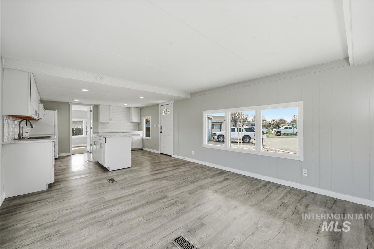 5015 E Ustick Rd., Caldwell, Idaho 83605, 3 Bedrooms, 1.5 Bathrooms, Residential For Sale, Price $102,900,MLS 98977853