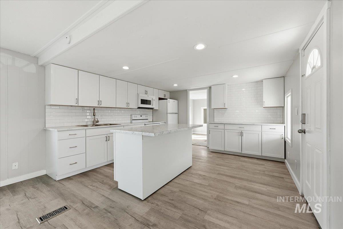 5015 E Ustick Rd., Caldwell, Idaho 83605, 3 Bedrooms, 1.5 Bathrooms, Residential For Sale, Price $102,900,MLS 98977853