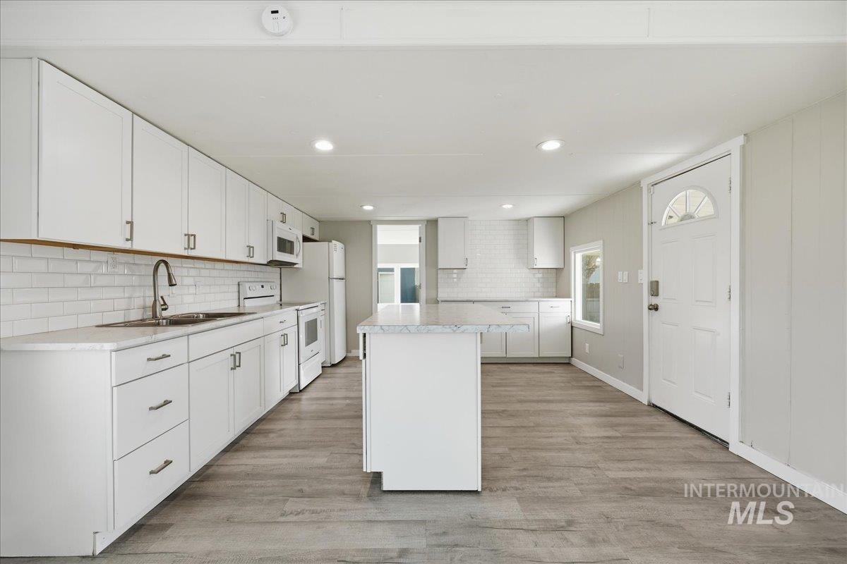 5015 E Ustick Rd., Caldwell, Idaho 83605, 3 Bedrooms, 1.5 Bathrooms, Residential For Sale, Price $102,900,MLS 98977853