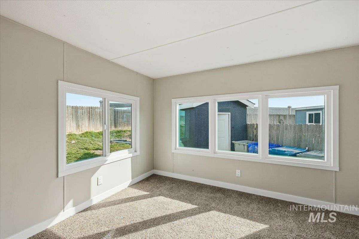 5015 E Ustick Rd., Caldwell, Idaho 83605, 3 Bedrooms, 1.5 Bathrooms, Residential For Sale, Price $102,900,MLS 98977853