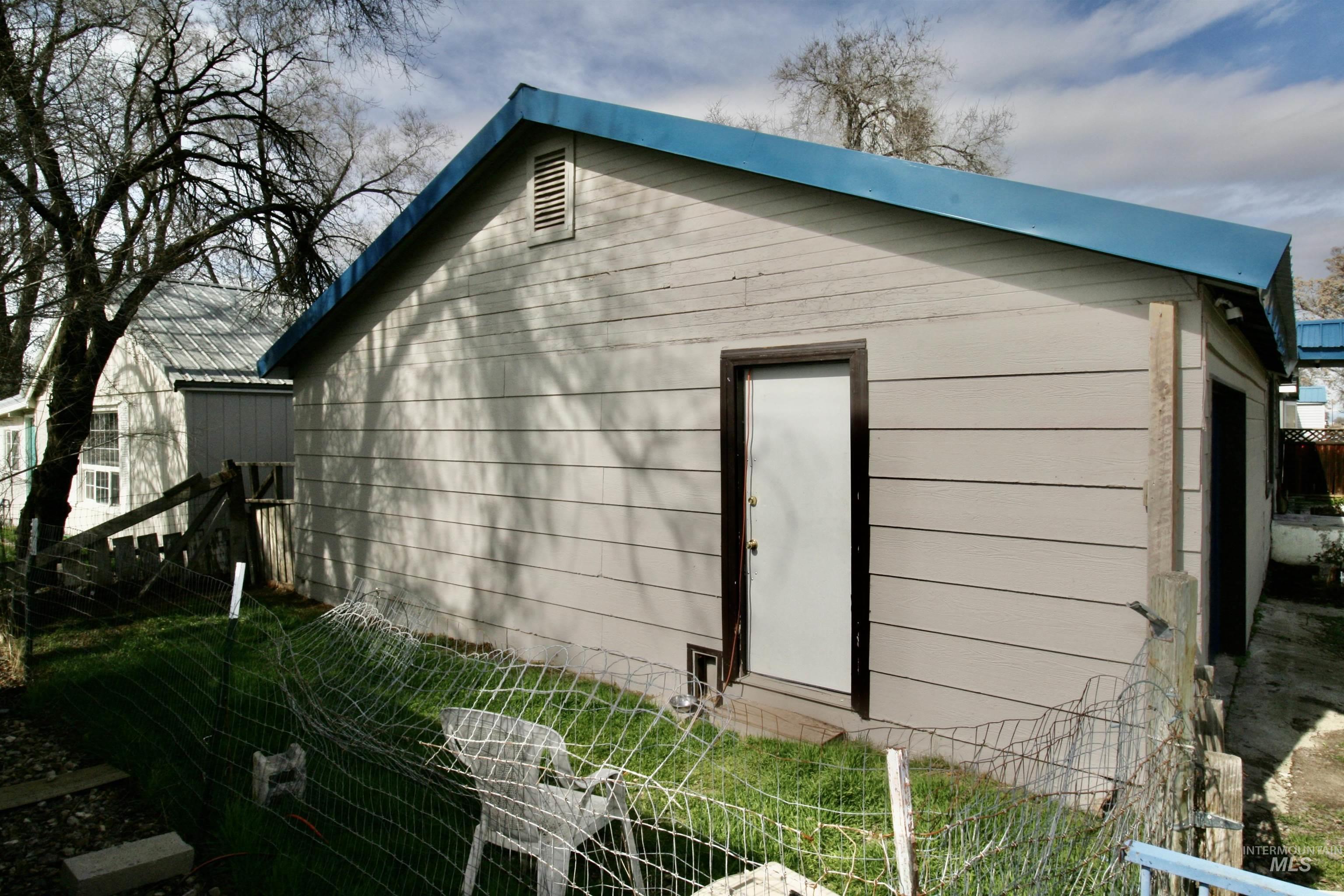 705 N 2nd Street, Nyssa, Oregon 97913, 2 Bedrooms, 1 Bathroom, Residential For Sale, Price $229,000, 98977856